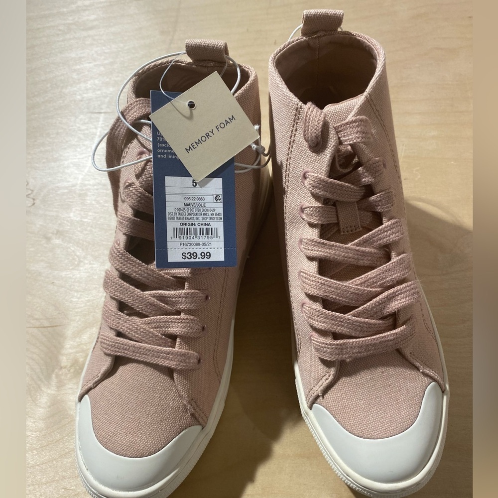 Universal Threads Women's Mauve High-Top Sneakers Size 5